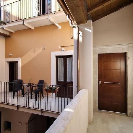 ל'אקווילה Casa Castello 63 Guest House מראה חיצוני תמונה